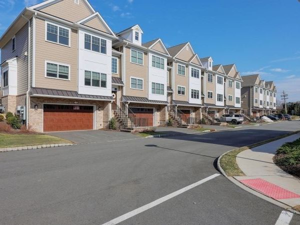 8 Mikula Way, Florham Park, NJ 07932