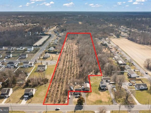 E OAK ROAD E , VINELAND, NJ 08361