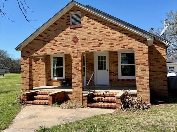 201 N 8th Avenue , Madill, OK 73446