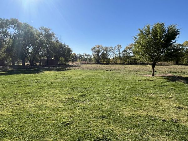 El Pinon Lane SW, Albuquerque, NM 87105