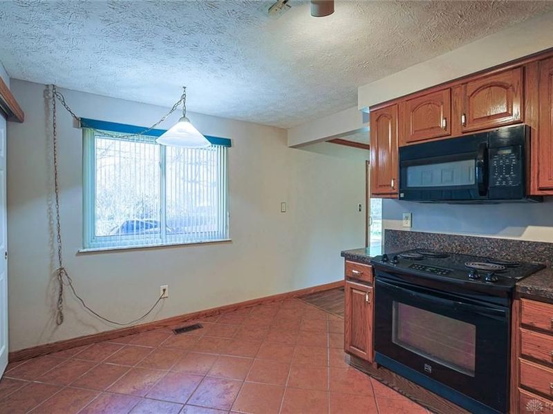 211 Katy Lane, Englewood, OH 45322 Photo 10