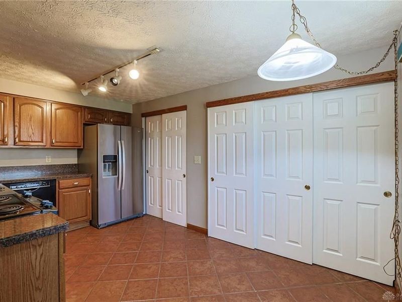 211 Katy Lane, Englewood, OH 45322 Photo 11