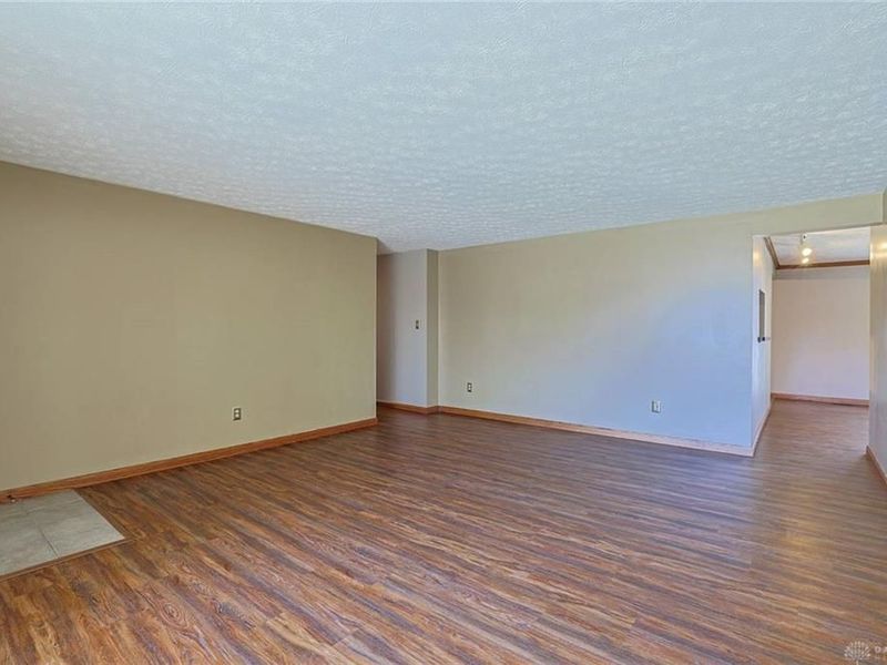 211 Katy Lane, Englewood, OH 45322 Photo 5