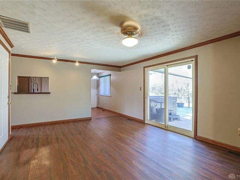 211 Katy Lane, Englewood, OH 45322 Photo 8