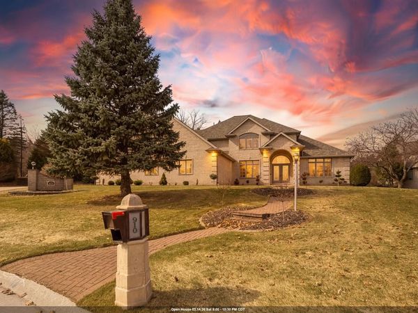 910 KINGS POINT COURT, Hobart, WI 54155