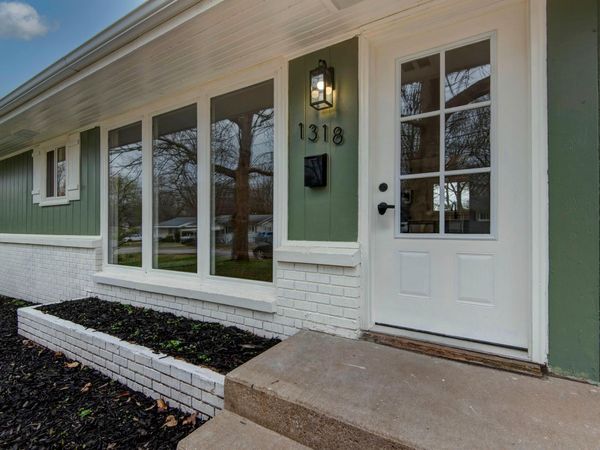 1318 S Newton Avenue, Springfield, MO 65807
