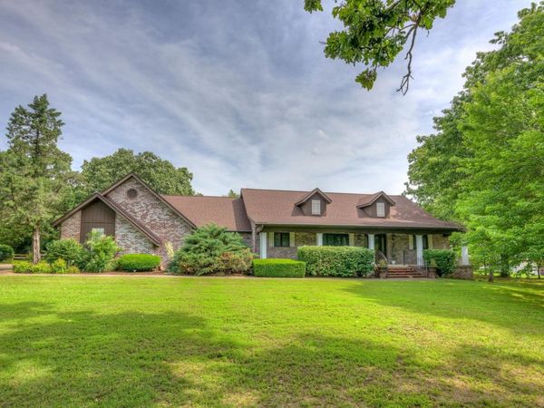 1330 Stoneledge Lane, Neosho, MO 64850