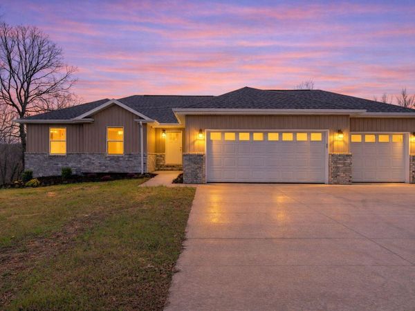 1373 Morningside Falls Boulevard, Blue Eye, MO 65611