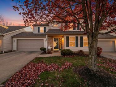 8319 Robinwood Terrace, Macedonia, OH 44056