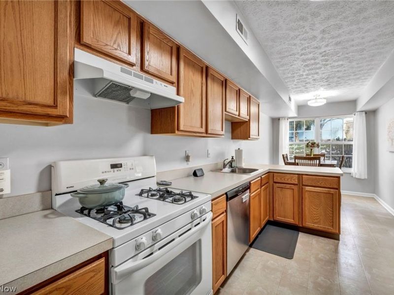 8319 Robinwood Terrace , Macedonia, OH 44056 Photo 19