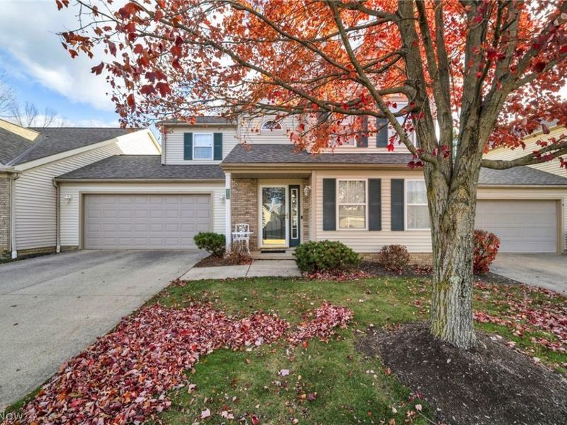 8319 Robinwood Terrace , Macedonia, OH 44056 Photo 2