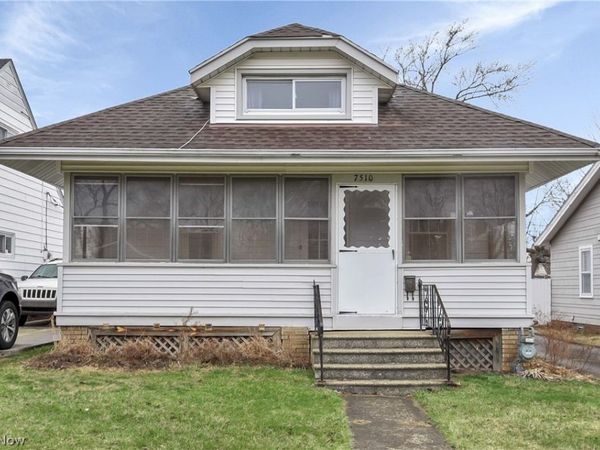 7510 Manhattan Avenue , Parma, OH 44129