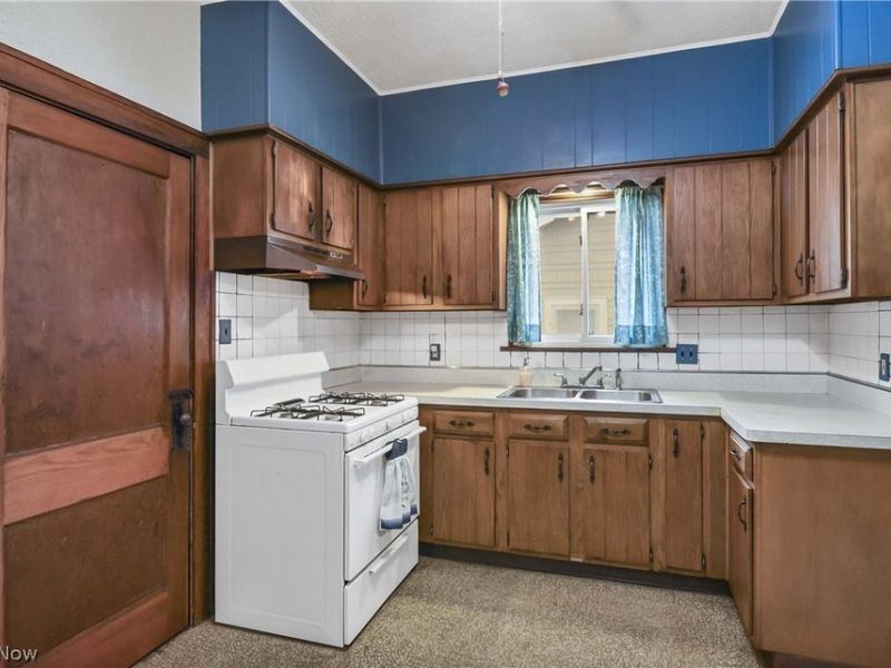 7510 Manhattan Avenue, Parma, OH 44129 Photo 16