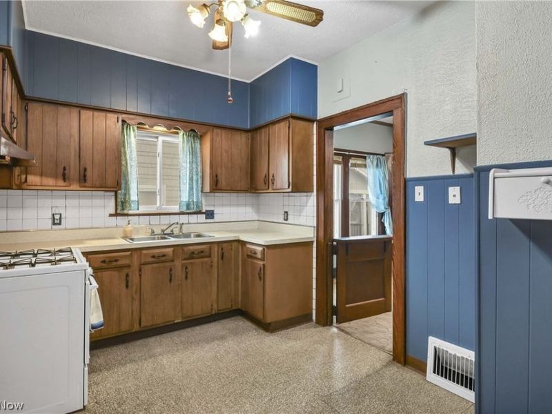 7510 Manhattan Avenue, Parma, OH 44129 Photo 17