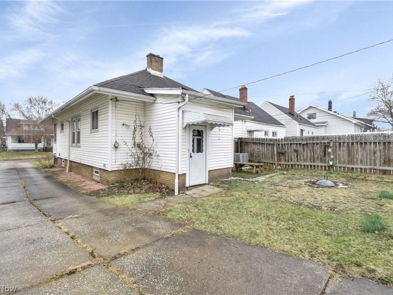 7510 Manhattan Avenue, Parma, OH 44129 Photo 5