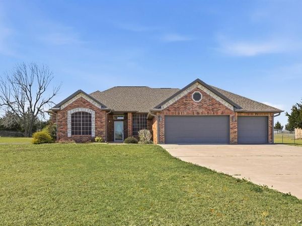 221 Heather Lane, Tuttle, OK 73089