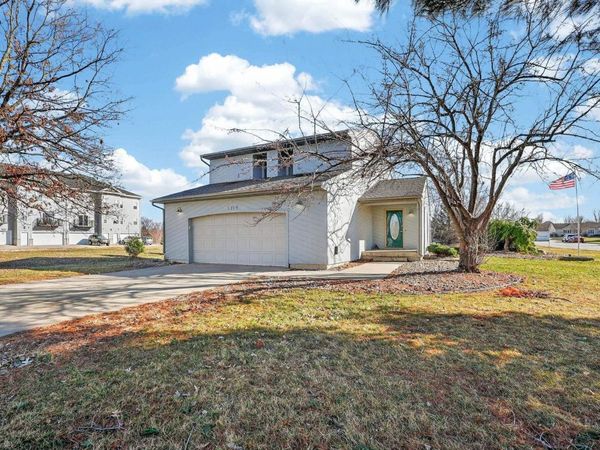 1319 Leitha Terrace, Waverly, IA 50677