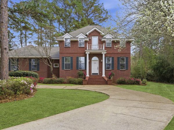 78 Summertree Pl, Hattiesburg, MS 39402