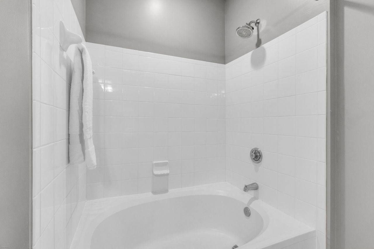 2611 Egret Crest Lane Photo 18