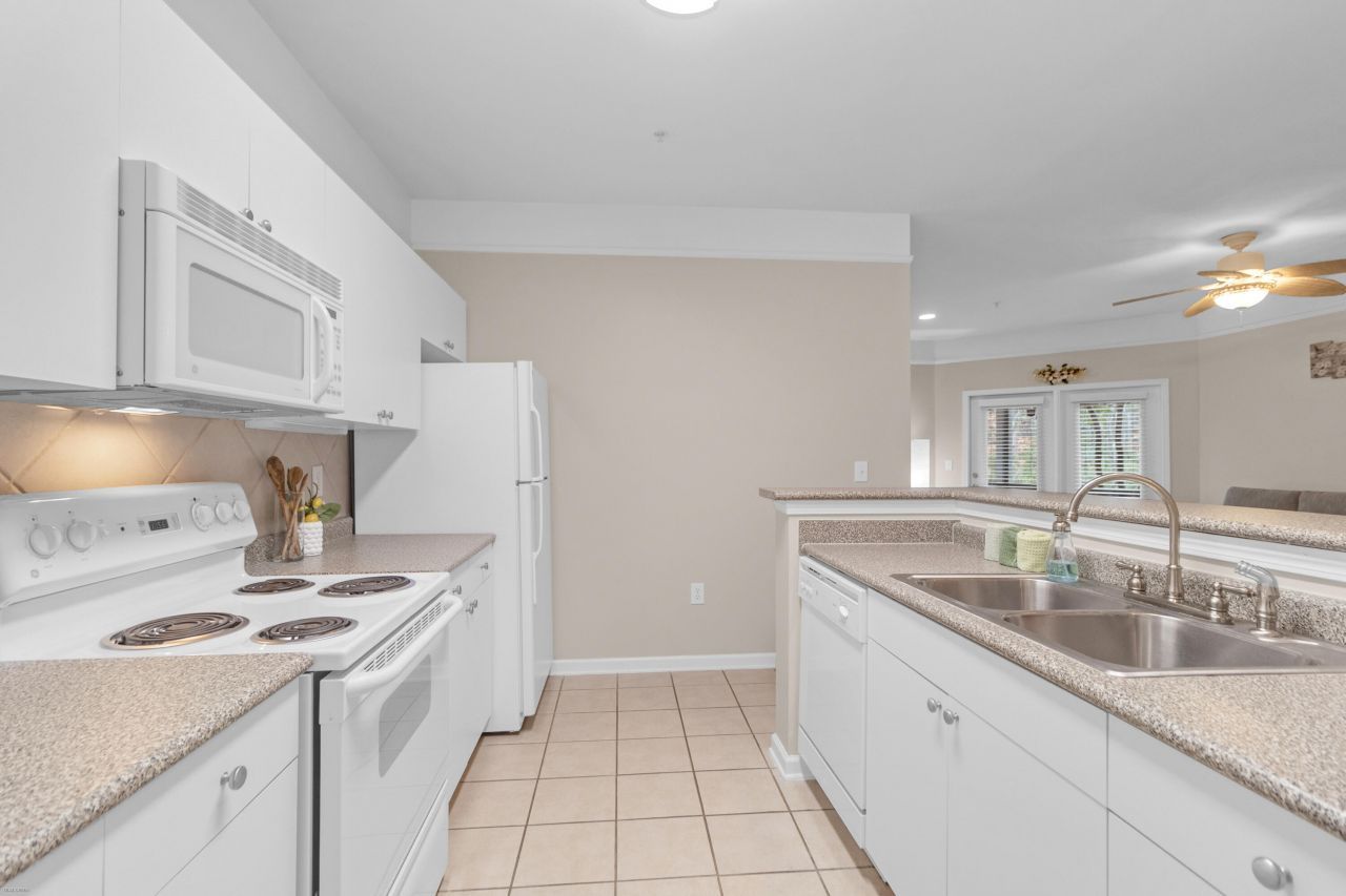 2611 Egret Crest Lane Photo 8