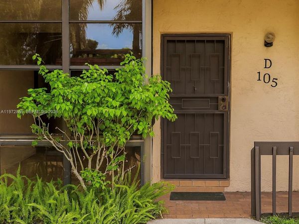 800 NE 199th St, Unit 105D, Miami, FL 33179