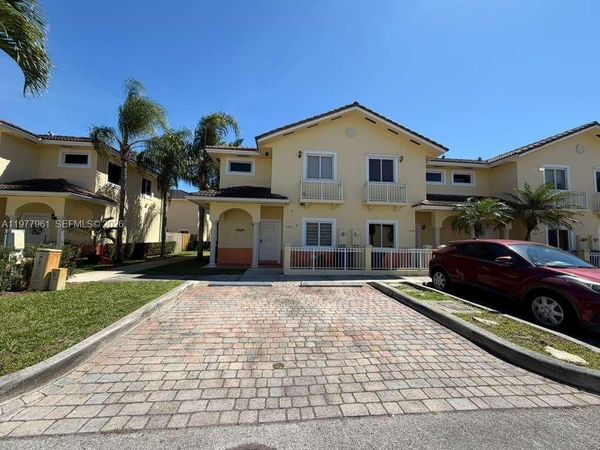 Hialeah, FL 33015