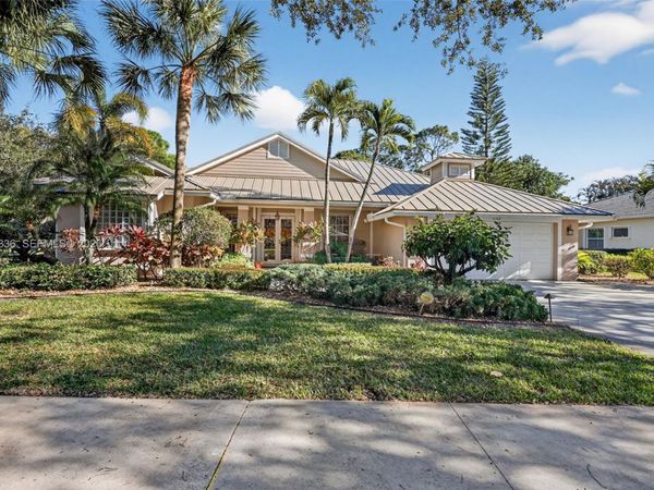 7702 SE Mammoth Dr, Hobe Sound, FL 33455