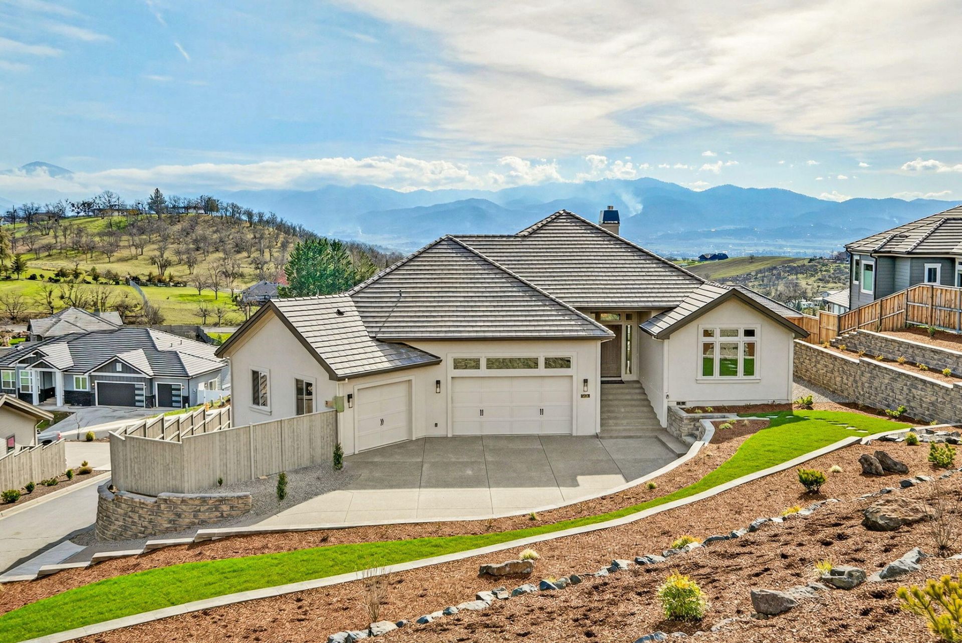 5626 Autumn Park Drive, Medford, OR 97504 Main Photo