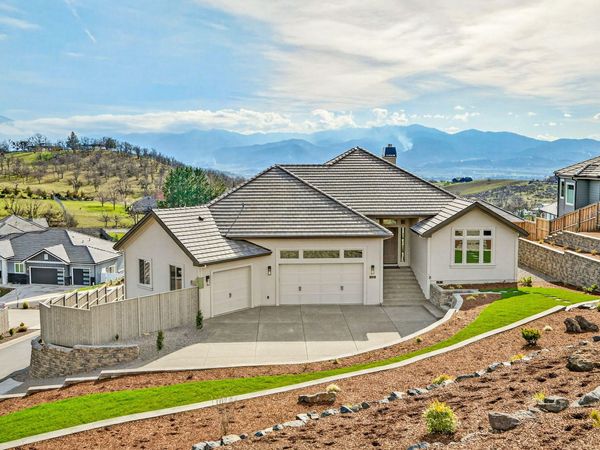 5626 Autumn Park Drive, Medford, OR 97504