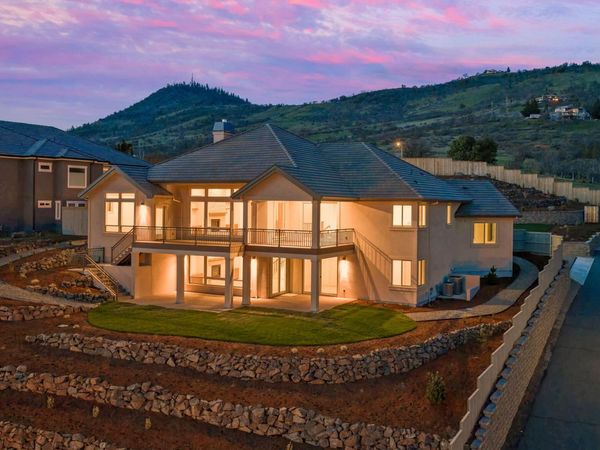 5626 Autumn Park Drive, Medford, OR 97504