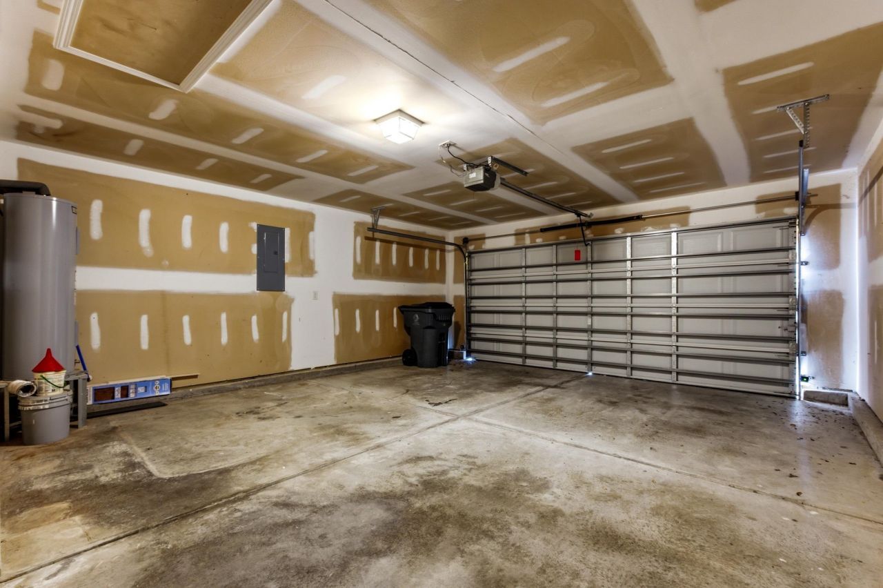 2020 Saltwater St. Photo 35