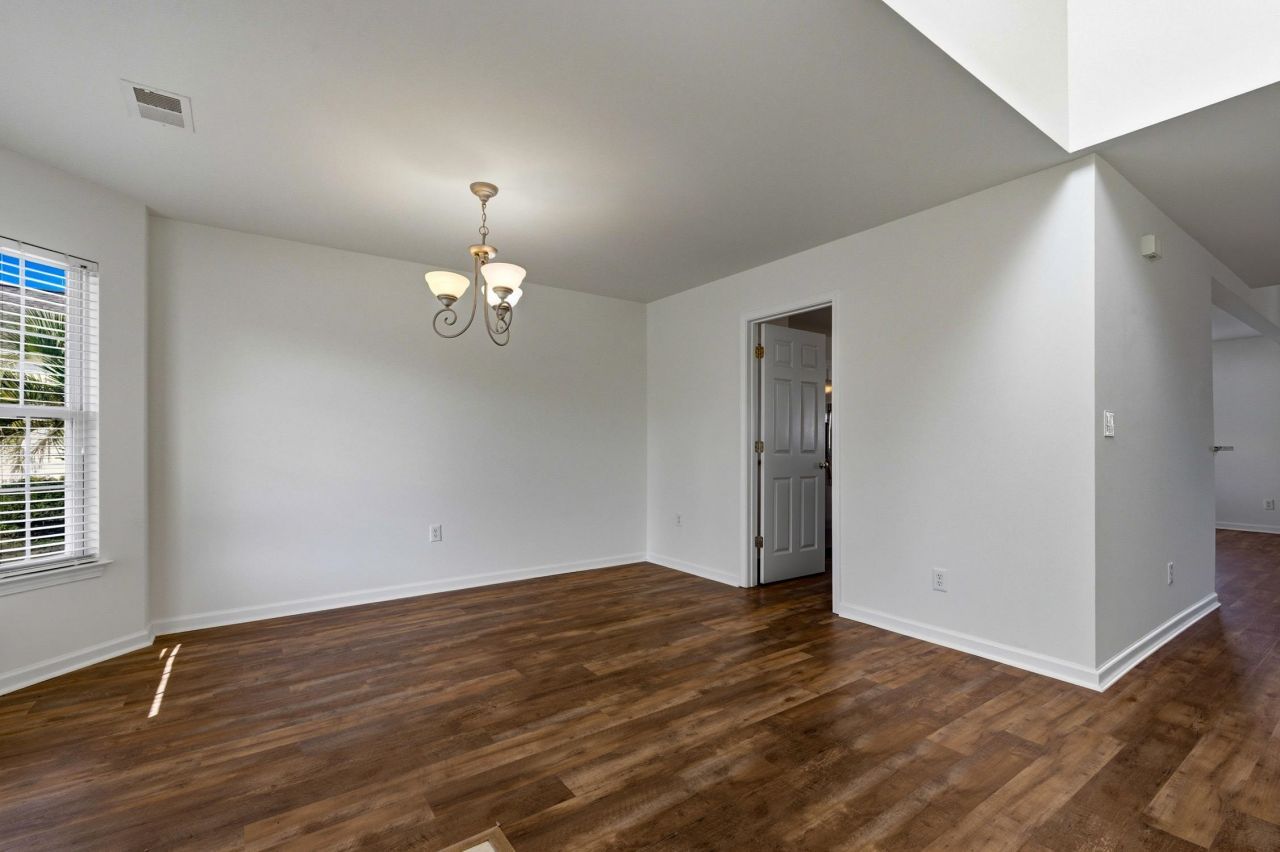 2020 Saltwater St. Photo 5