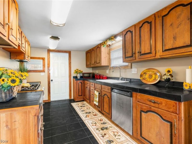 368 Jarvis Road , Akron, OH 44319 Photo 12