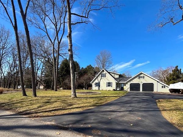 11834 Eriksen Drive, Hamburg Twp, MI 48169