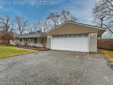 2930 Saint Jude Drive, Waterford Twp, MI 48329