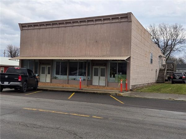 110 N main Street, Green Ridge, MO 65332