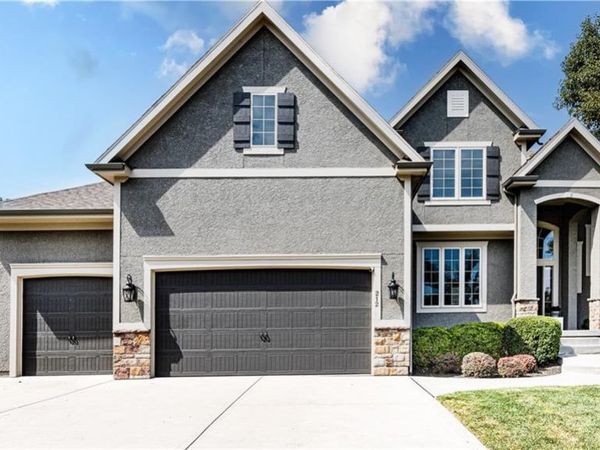 212 SW Ansel Adams Drive, Lee's Summit, MO 64081