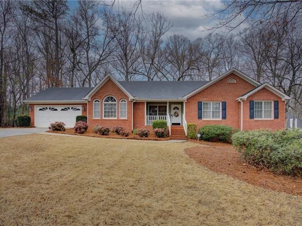 4720 Meadowlark Drive SE, Conyers, GA 30094