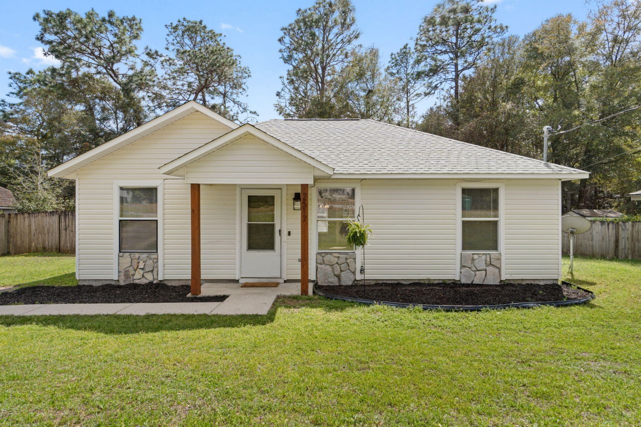 2517 Sunset Drive, Crestview, FL 32536 Main Photo