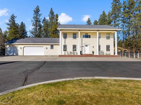 16607 N Primrose Ln, Nine Mile Falls, WA 99026