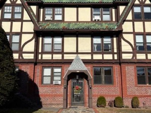 159 Main Street, Unit 2C, Huntington, NY 11743