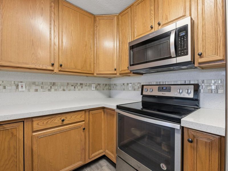 7041 Greensview Village Drive, Canal Winchester, OH 43110 Photo 12