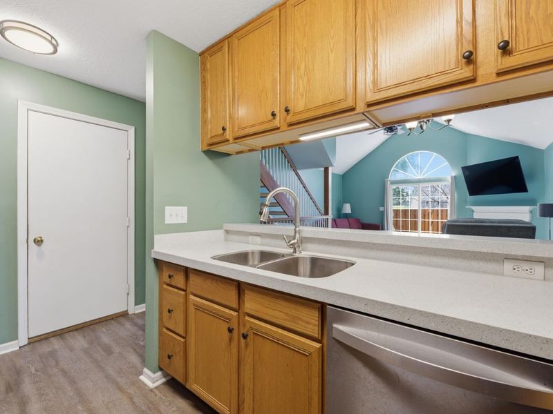 7041 Greensview Village Drive, Canal Winchester, OH 43110 Photo 13