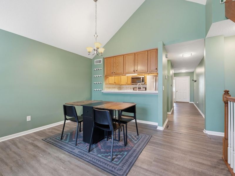 7041 Greensview Village Drive, Canal Winchester, OH 43110 Photo 8