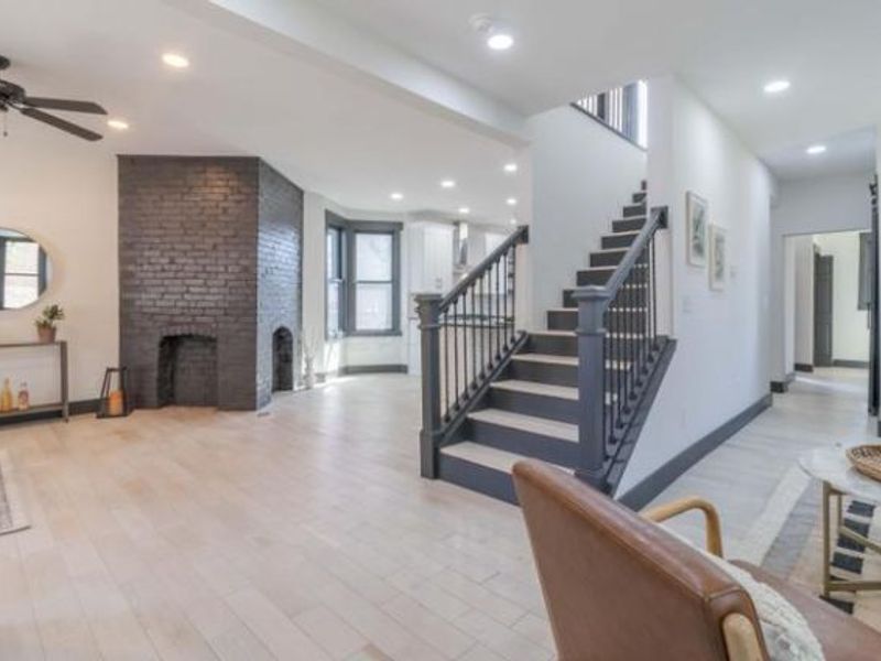 295 E 5th Avenue, Columbus, OH 43201 Photo 1