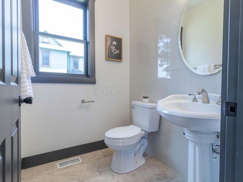 295 E 5th Avenue, Columbus, OH 43201 Photo 21