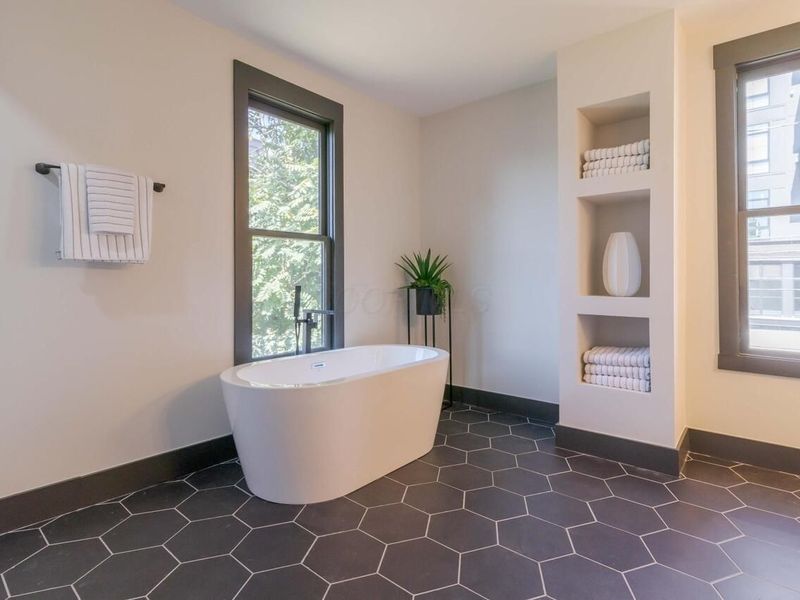 295 E 5th Avenue, Columbus, OH 43201 Photo 33