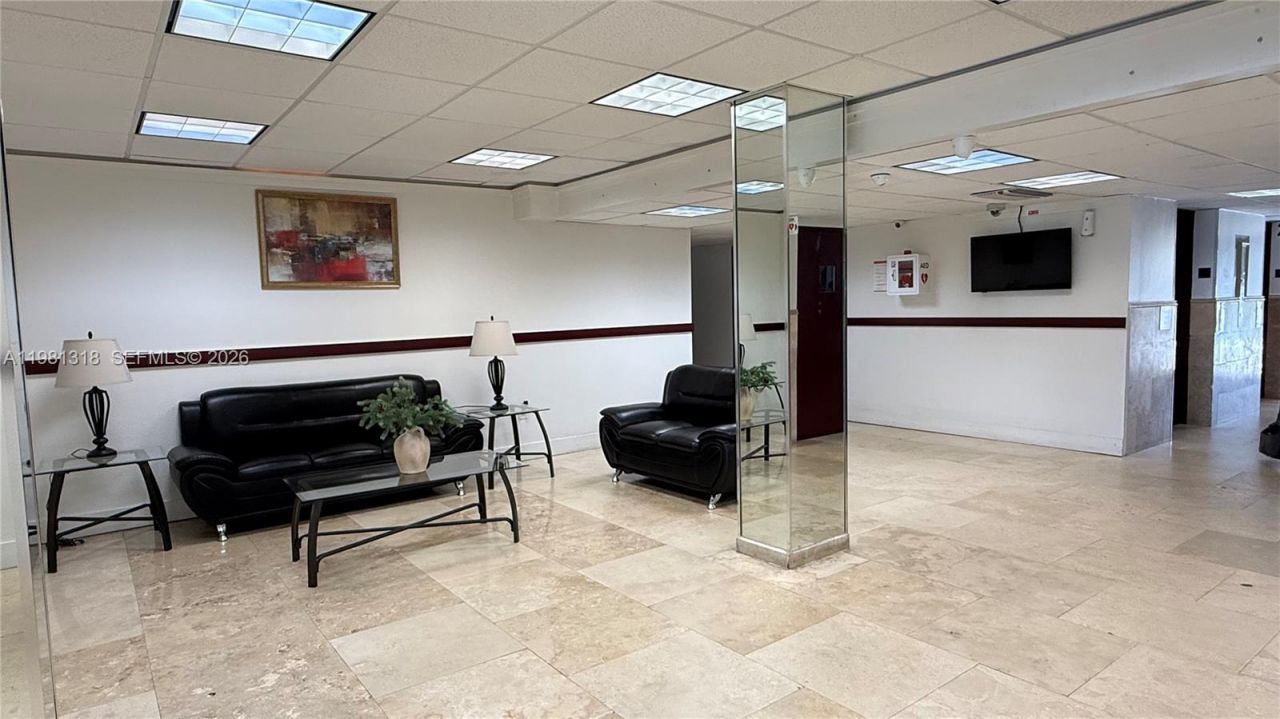 4174 Inverrary Dr, Unit 402, Lauderhill, FL 33319 Photo