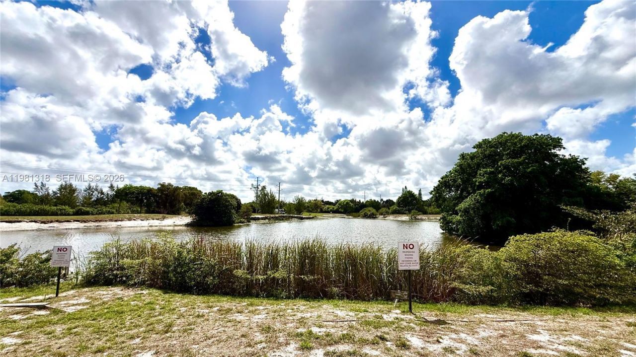 4174 Inverrary Dr, Unit 402, Lauderhill, FL 33319 Photo