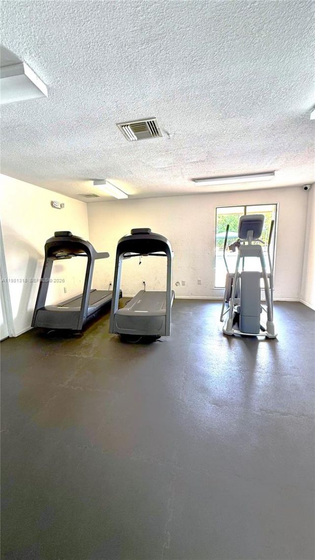 4174 Inverrary Dr, Unit 402, Lauderhill, FL 33319 Photo